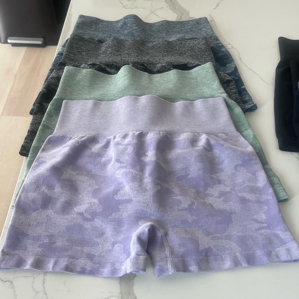 Bundle of 6 Seamless High-Waisted Shorts and 4 sports bras.